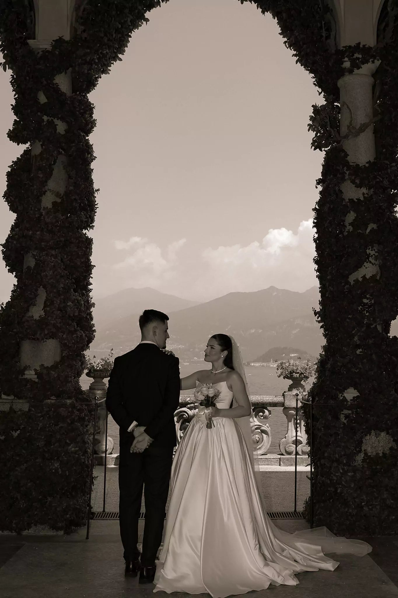Villa del Balbianello wedding reception with cinematic photography by Nadia Fraqair