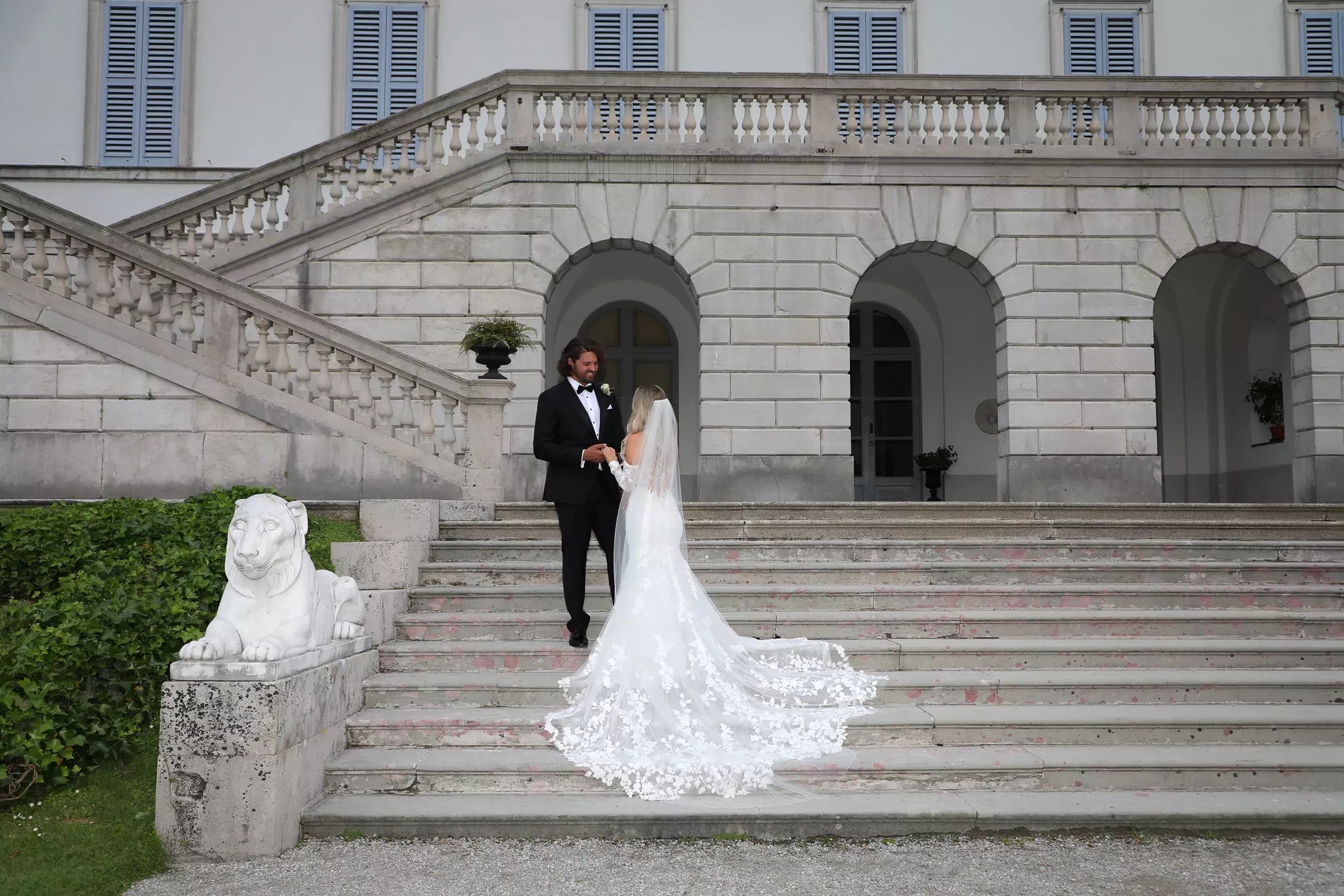 Bride at Villa Melzi Gardens in Bellagio – luxury wedding photography on Lake Como